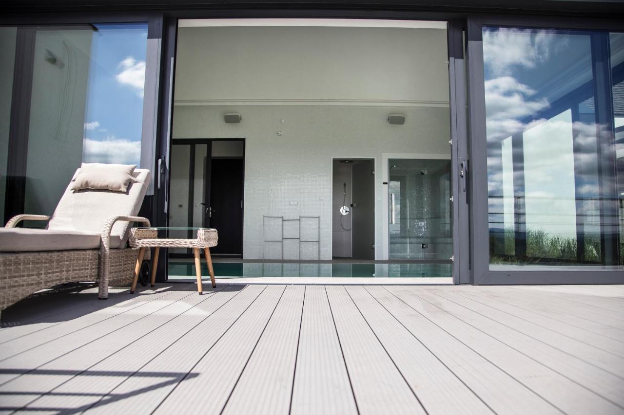 Villa Relax With Swimming Pool And Mountain View Bukow Esterno foto
