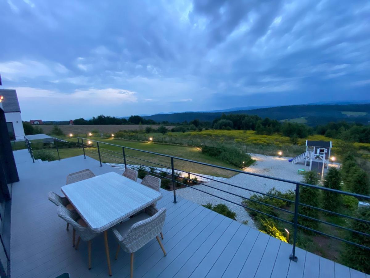 Villa Relax With Swimming Pool And Mountain View Bukow Esterno foto