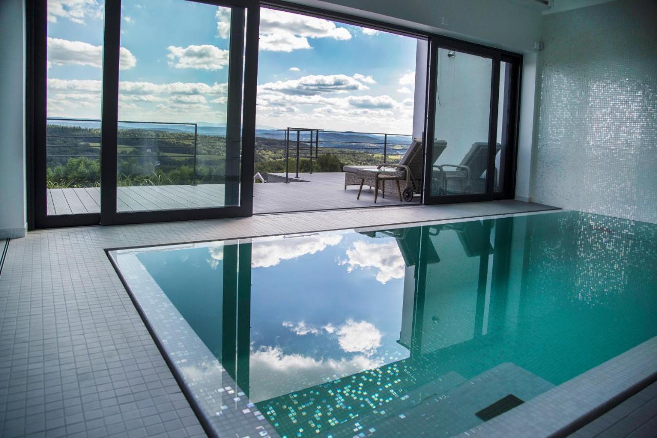 Villa Relax With Swimming Pool And Mountain View Bukow Esterno foto