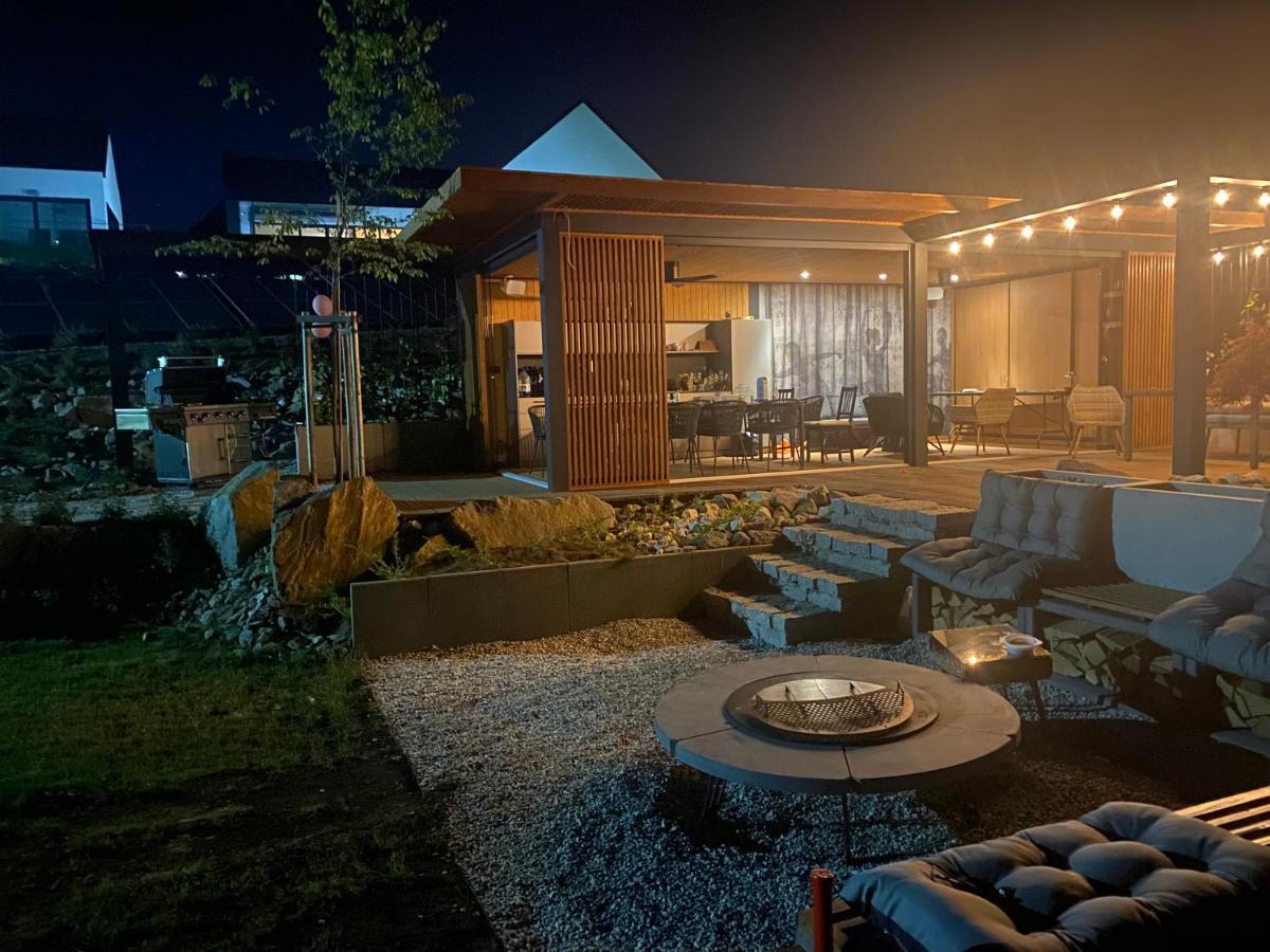 Villa Relax With Swimming Pool And Mountain View Bukow Esterno foto
